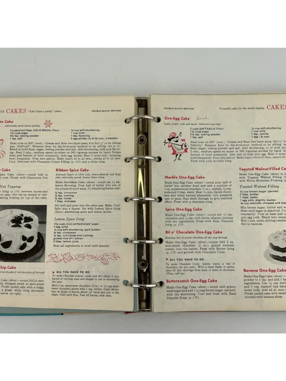 1961 First Edition 2nd Printing Betty Crocker’s New Picture Cook Book Binder Vin